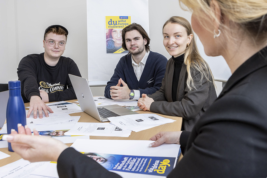 Studierende werden an der Viadrina beraten